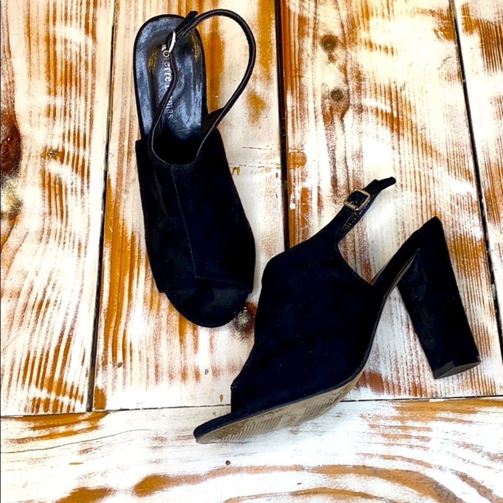 Pierre Dumas Black Faux Suede Block Heel Sandal Size 7.5